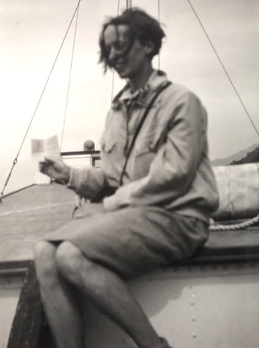 Ursula Dehmel auf Boot
