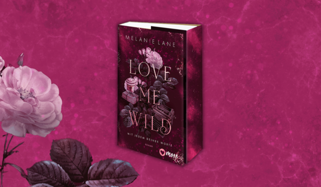 Packshot von Melanie Lanes "Love Me Wild" auf lila Hintergrund mit Blumen