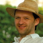Porträtfoto Henry Bernhard