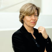 Porträtfoto von Andrea Römmele
