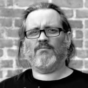 Porträtfoto Dennis Burmeister