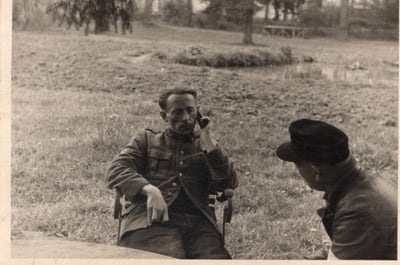 Guy Stern mit Dr. Gustav Wilhelm Schübbe 1945