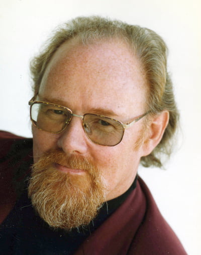 Porträtfoto Elias Snæland Jònsson