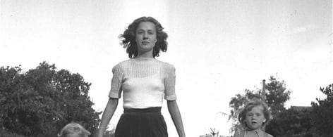 Tove Ditlevsen mit ihren Kindern