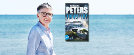 Banner mit Katharina peters am Meer und Cover von Todesflut