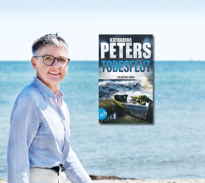 Banner mit Katharina peters am Meer und Cover von Todesflut