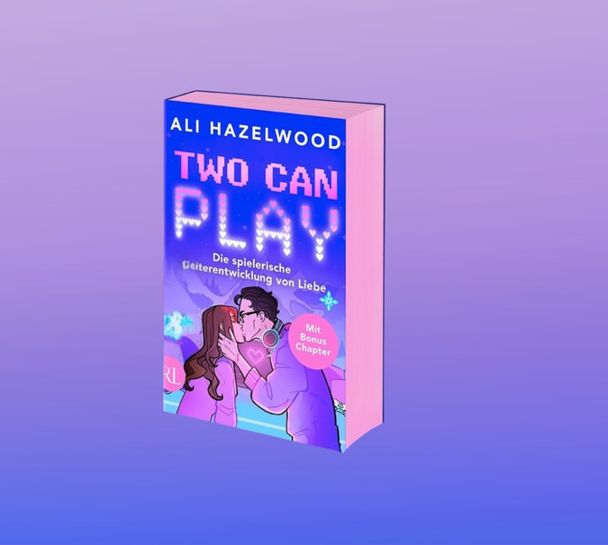 Banner mit lila Hintergrund und Packshot von Ali Hazelwood, Two Can Play