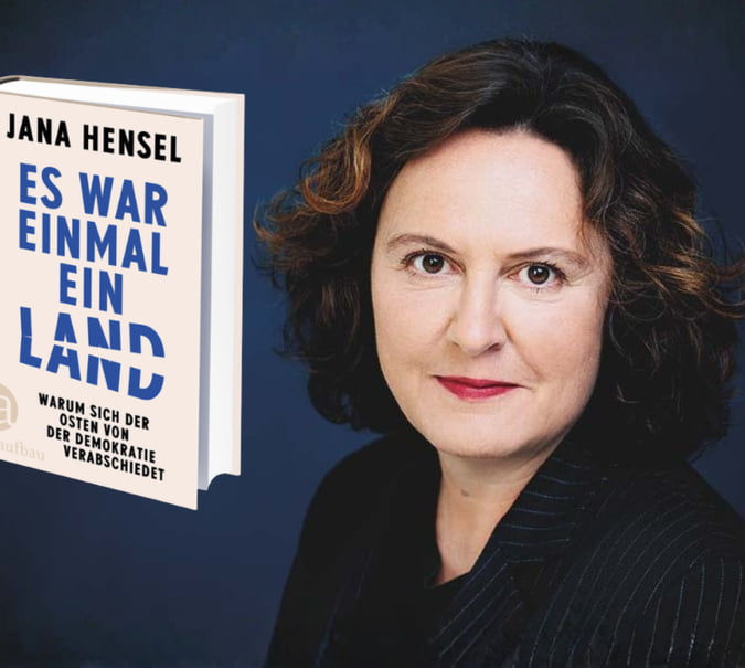 Banner mit Porträt von Jana Hensel und Cover von Es war einmal ein Land
